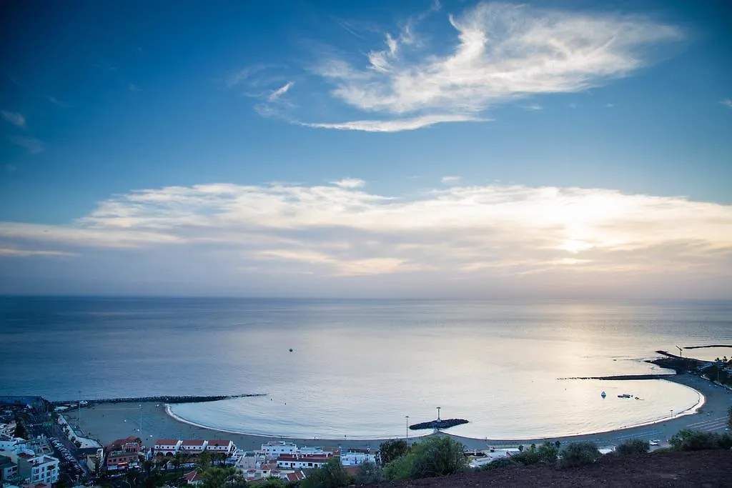 Las Vistas Beach Apartment Playa de las Americas  Spain